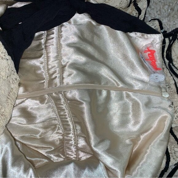 Free People Lace Coquette Mini Dress Size 12 US Ivory Black Sequin  Ruffle Retro - Picture 14 of 16